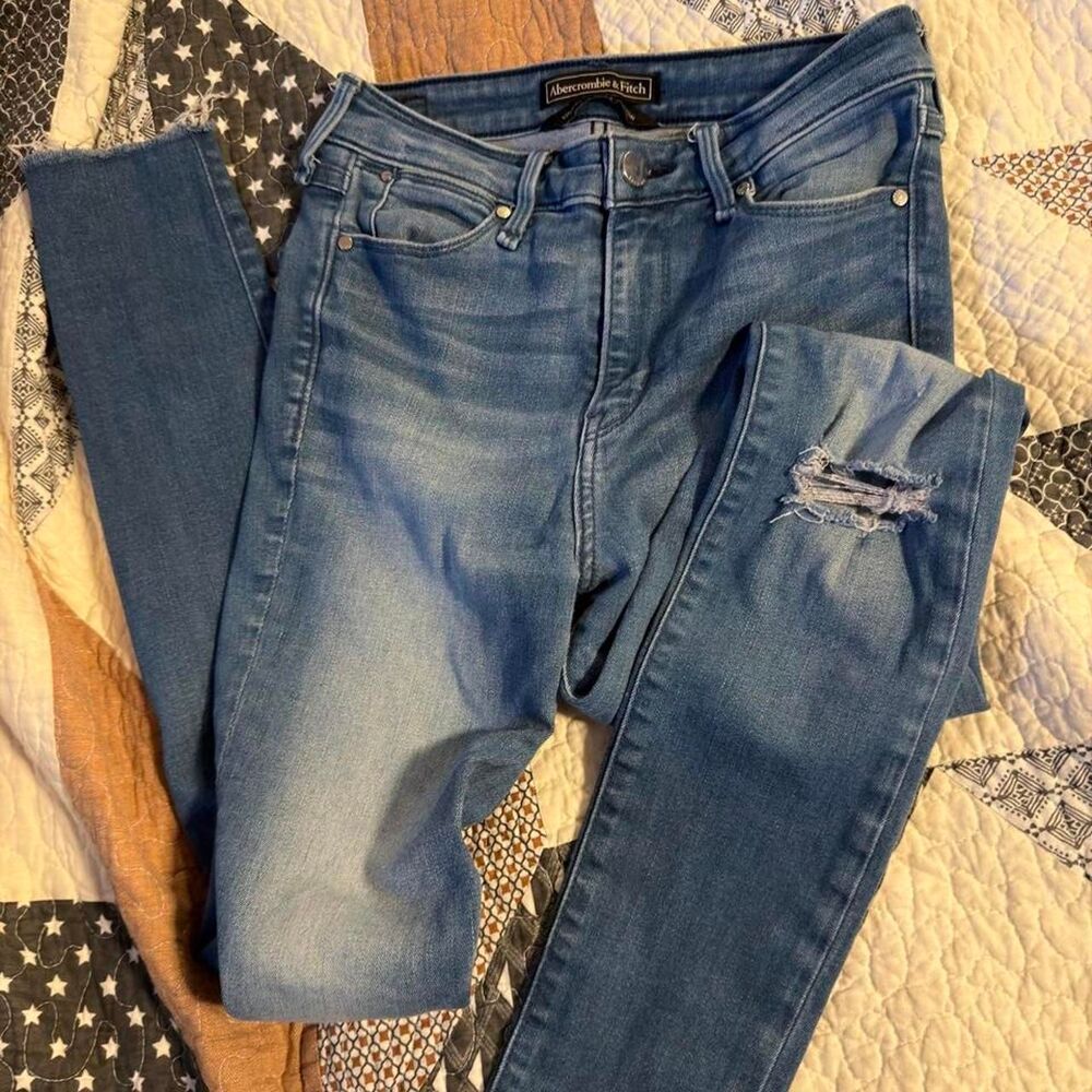 Abercrombie-fitch Women's Blue and Navy Jeans